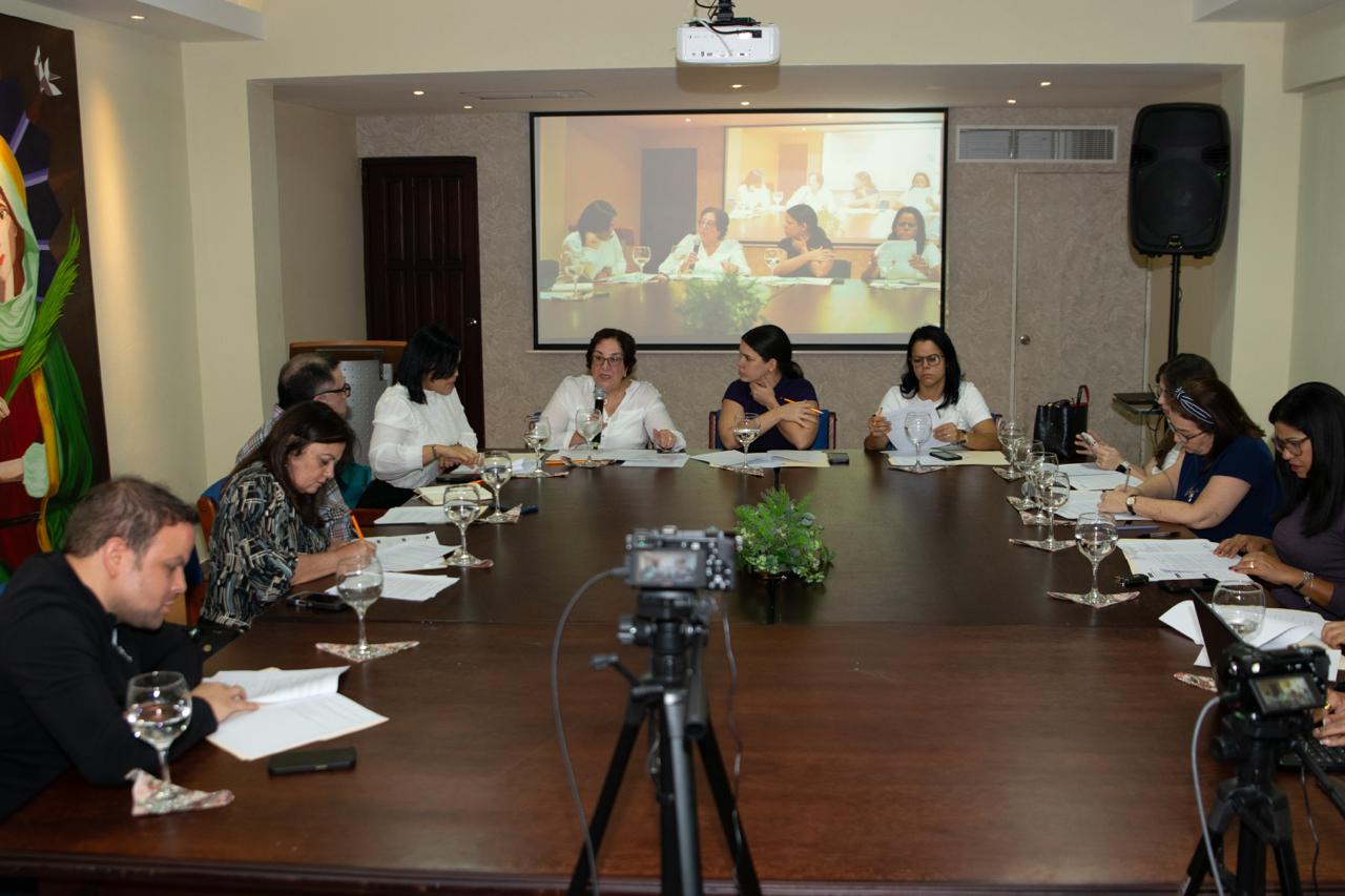 Conversatorio -Dueños de clínicas dentales se organizan: “Nadie nos representaba”